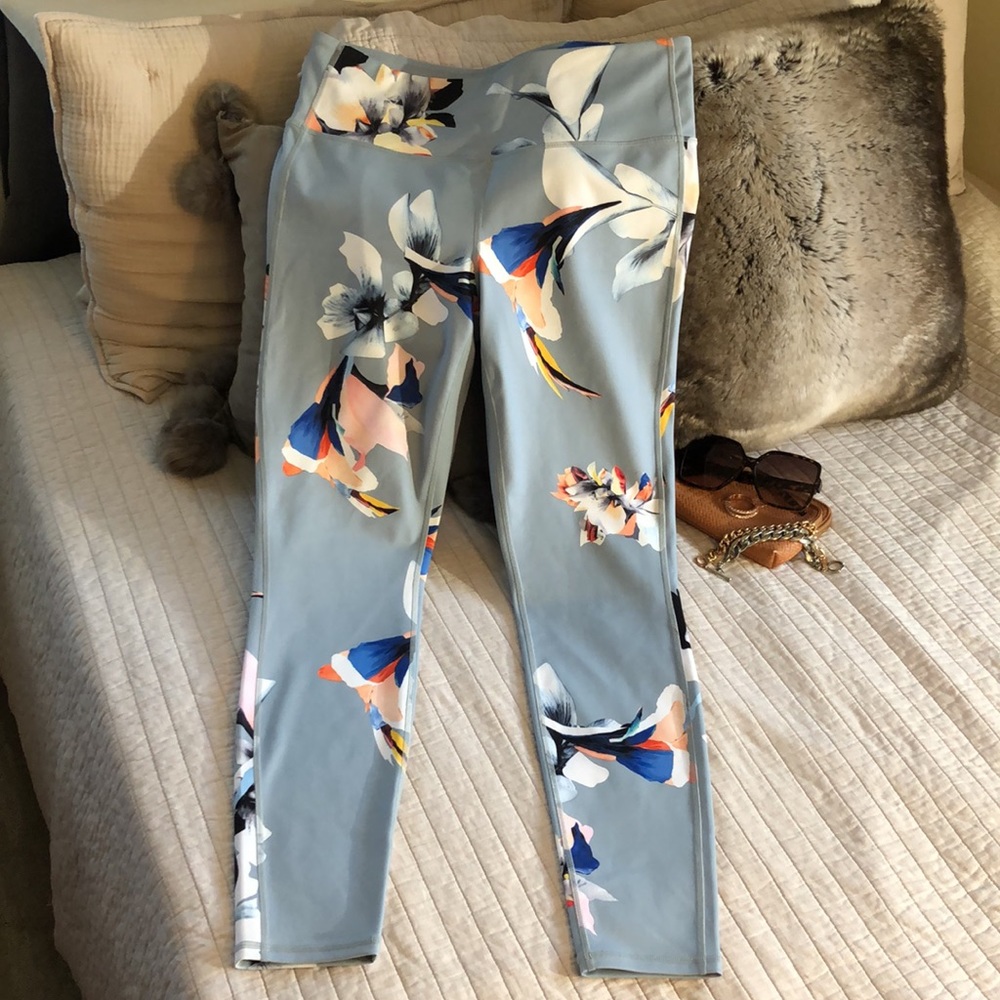 Athleta Chataranga High Rise Leggings | Paradise Floral Workout Large 28”